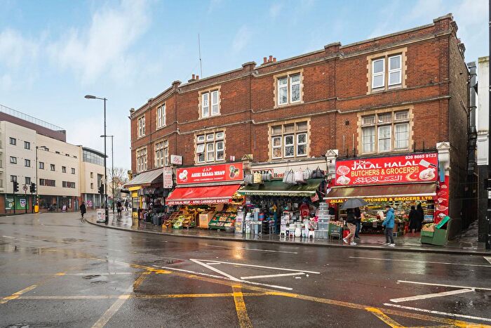 2 Bedroom Flat For Sale In High Street, Thornton Heath, CR7