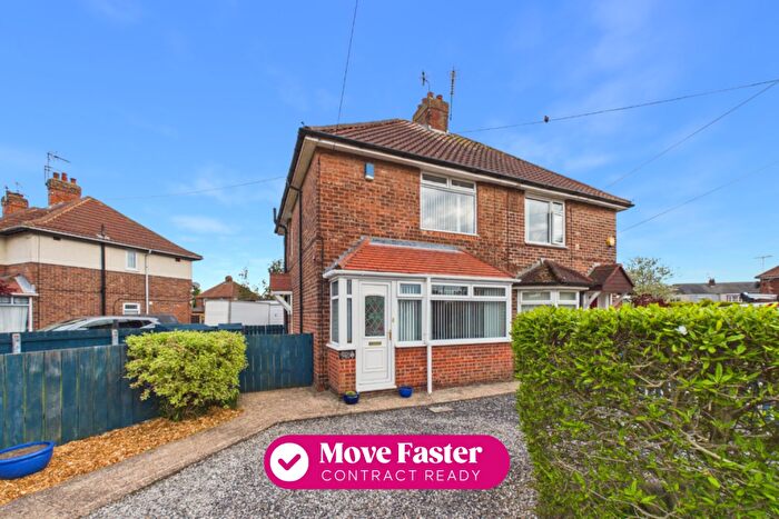 2 Bedroom Semi-Detached House For Sale In St Avenue, Hull, HU6