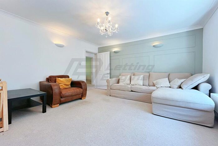 2 Bedroom House To Rent In Hilldrop Crescent, N7