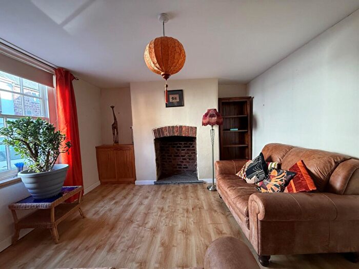 3 Bedroom Terraced House For Sale In St. Andrew Street, Tiverton, EX16