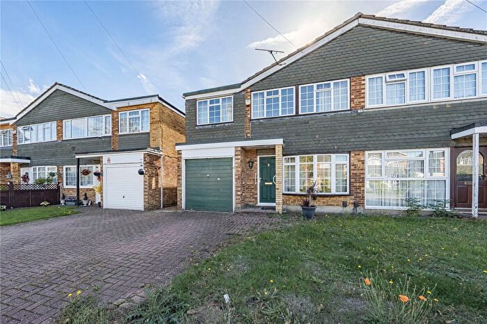 3 Bedroom End Of Terrace House For Sale In Summerhouse Lane, West Drayton, UB7
