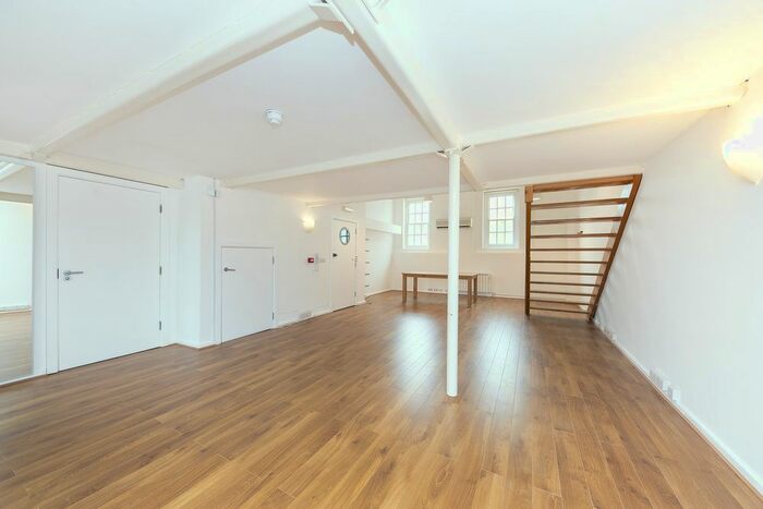 2 Bedroom Flat To Rent In Craven Gardens, London, SW19