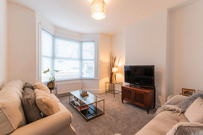 3 Bedroom End Of Terrace House For Sale In Southey Street, London, SE20