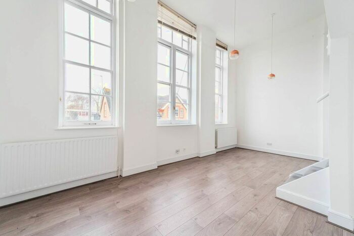1 Bedroom Flat To Rent In Shillington Old School, Battersea, London, SW11