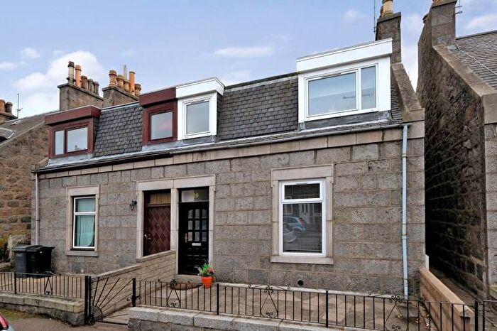 2 Bedroom Flat To Rent In Erskine Street, Old Aberdeen, Aberdeen, AB24