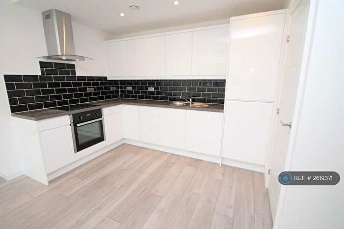 2 Bedroom Flat To Rent In Wing House, Aylesbury, HP20