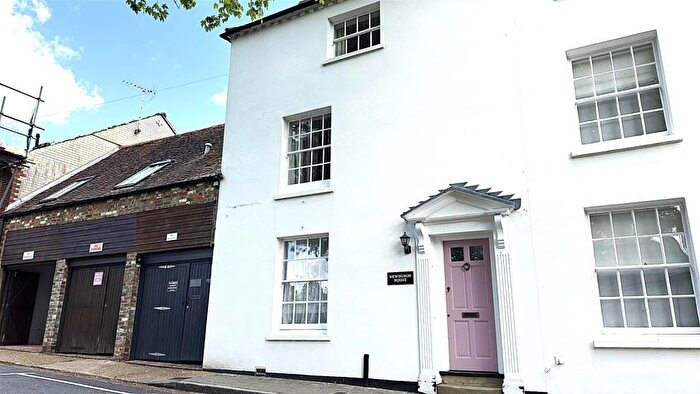 4 Bedroom End Of Terrace House For Sale In School Lane, Arundel, BN18