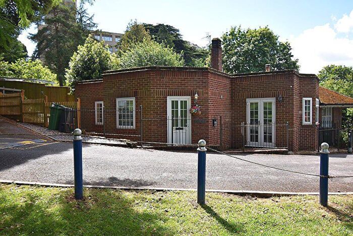 1 Bedroom Semi-Detached Bungalow For Sale In New North Road, Exeter, EX4
