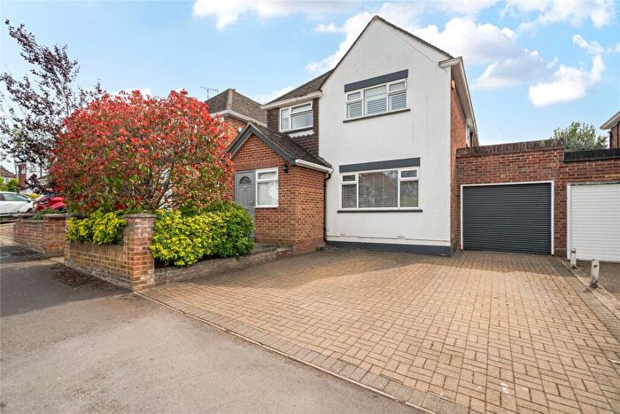 4 Bedroom Detached House For Sale In Cedar Close, Bagshot, Surrey, GU19