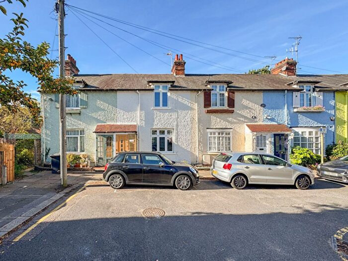 2 Bedroom Cottage To Rent In Garden City, Edgware, HA8