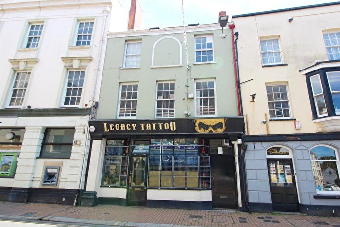 1 Bedroom Flat To Rent In Flat, High Street, EX34