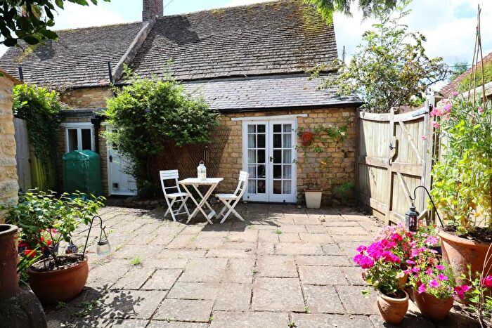 2 Bedroom Cottage For Sale In High Street, Morcott, Rutland, LE15