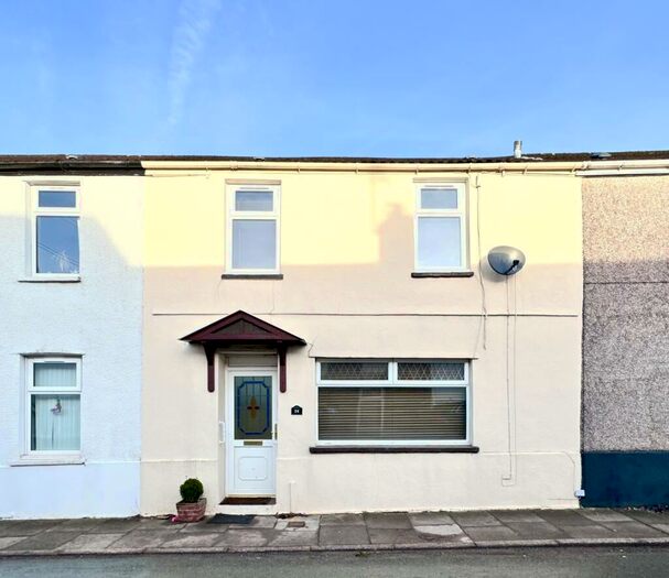 3 Bedroom Terraced House For Sale In Bwllfa Road, Aberdare, CF44