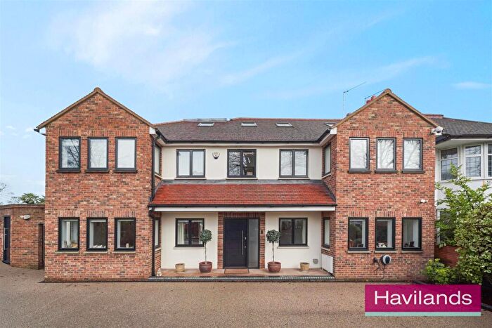 6 Bedroom Semi Detached House For Sale In Green Dragon Lane, London, N21