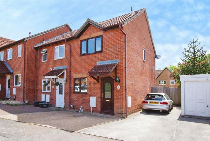 2 Bedroom End Of Terrace House For Sale In Pearce Close, Upper Stratton, Swindon, SN2