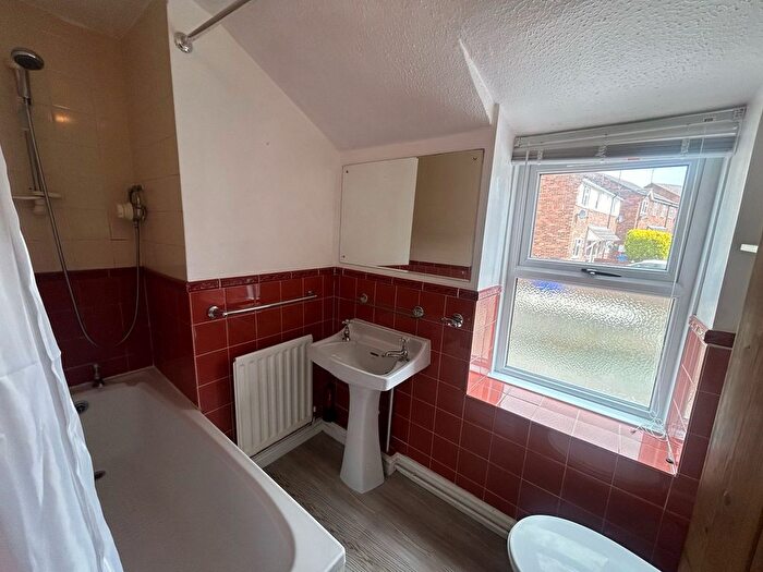 2 Bedroom Cottage To Rent In Gwindy Street, Rhuddlan, LL18