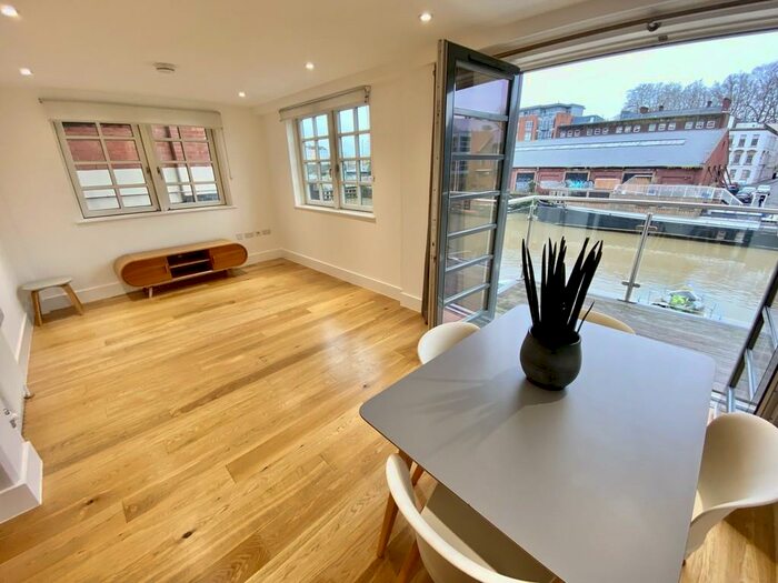 2 Bedroom Apartment To Rent In City Centre, Huller And Cheese, BS1