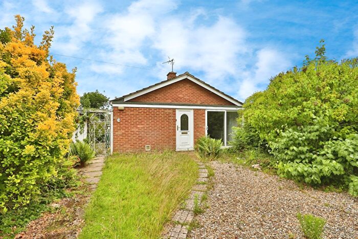 3 Bedroom Detached House For Sale In Greenwood Way, Norwich, NR7