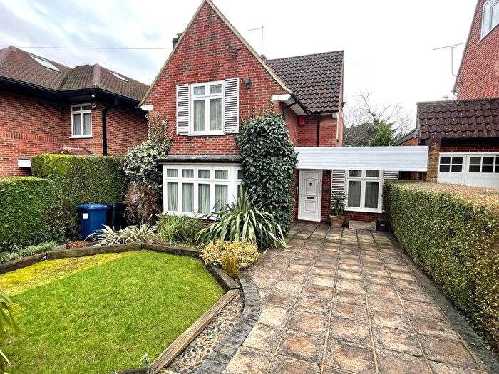 3 Bedroom Detached House To Rent In Sunnyfield, Mill Hill, NW7