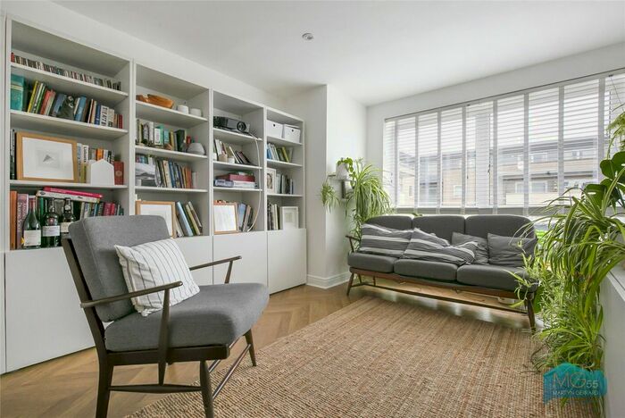 2 Bedroom Flat To Rent In Cline Road, London, N11