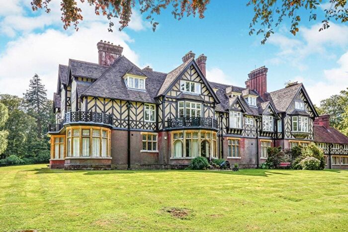 2 Bedroom Flat To Rent In Castle Malwood Lodge, Lyndhurst, SO43