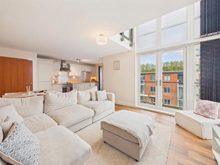 1 Bedroom Flat To Rent In Worsdell Drive, Gateshead, NE8