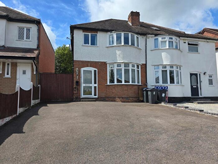 3 Bedroom Semi Detached House To Rent In Harcourt Drive, Four Oaks, Sutton Coldfield, B74