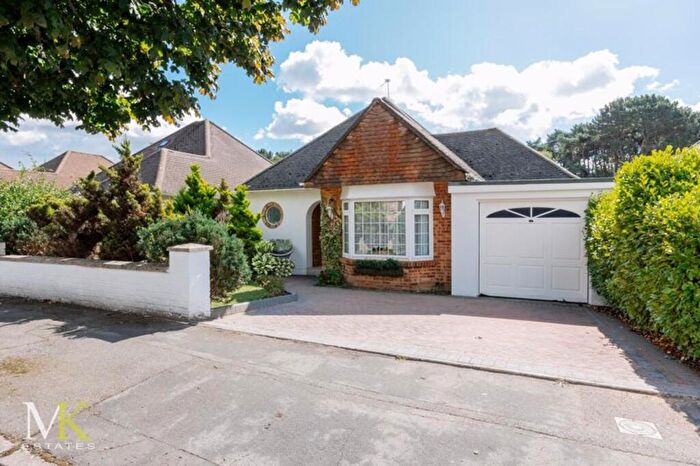 3 Bedroom Detached House For Sale In Parkway Drive, Bournemouth, BH8