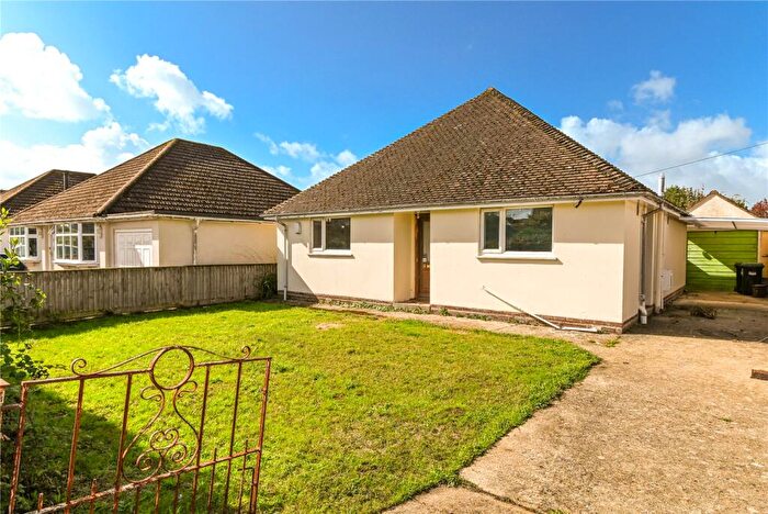 2 Bedroom Bungalow For Sale In Leigh Road, New Milton, Hampshire, BH25