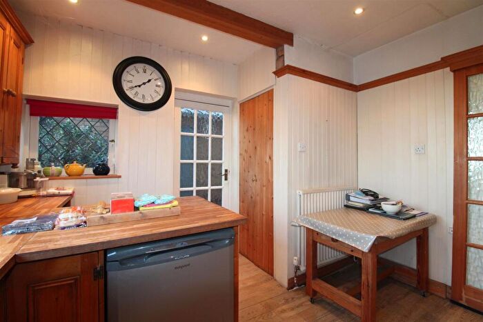 4 Bedroom Detached House For Sale In Bridgnorth Road, Stourton, DY7