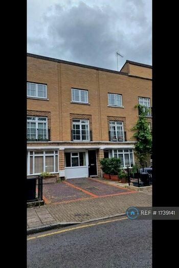 2 Bedroom Terraced House To Rent In Parkside Crescent, London, N7