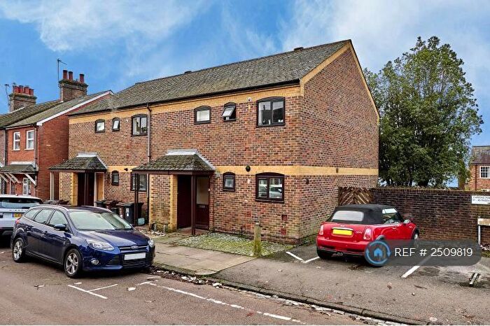 1 Bedroom Flat To Rent In Pageant Road, St. Albans, AL1