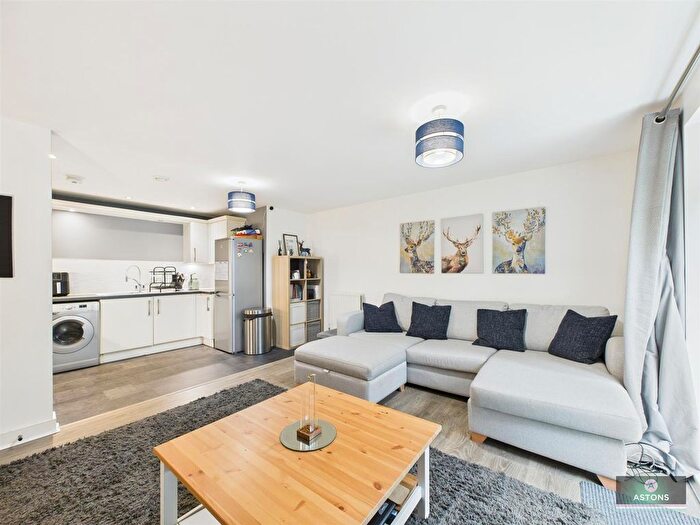2 Bedroom Flat For Sale In Rathlin Road, Broadfield, RH11