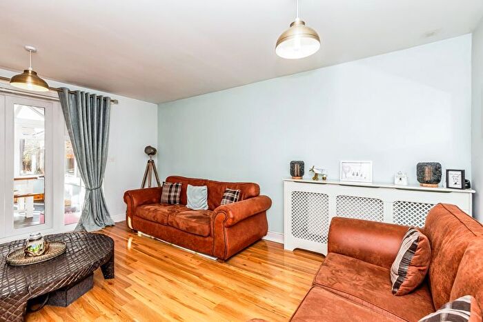 3 Bedroom End Of Terrace House For Sale In Parc Y Garreg, Kidwelly, Carmarthenshire, SA17