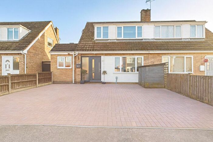 4 Bedroom Semi Detached House For Sale In Crestlands, Alresford, Colchester, CO7