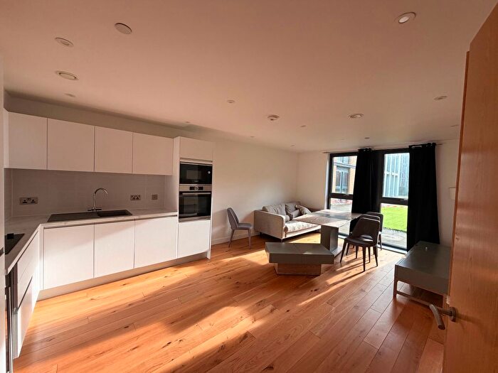 1 Bedroom Flat To Rent In Arden Gate, Block C Communication Row, Birmingham, West Midlands, Dw, Uk, B15