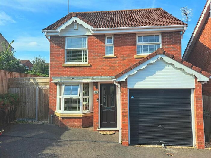 3 Bedroom Detached House To Rent In Kingsleigh Gardens, Kingswood, Bristol, BS15