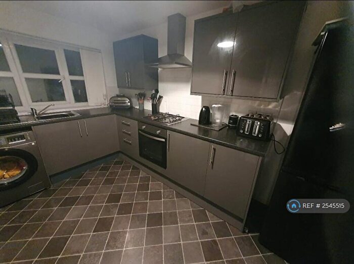 3 Bedroom Flat To Rent In Halidon Court, Bootle, L20
