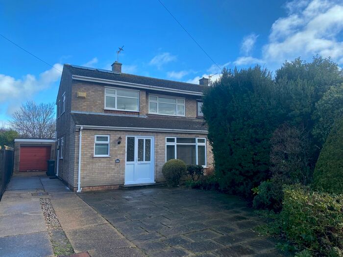 3 Bedroom Semi-Detached House To Rent In Wadham Road, Gorleston, Great Yarmouth, NR31