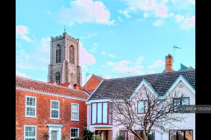 3 Bedroom Semi-Detached House To Rent In Damocles Court, Norwich, NR2