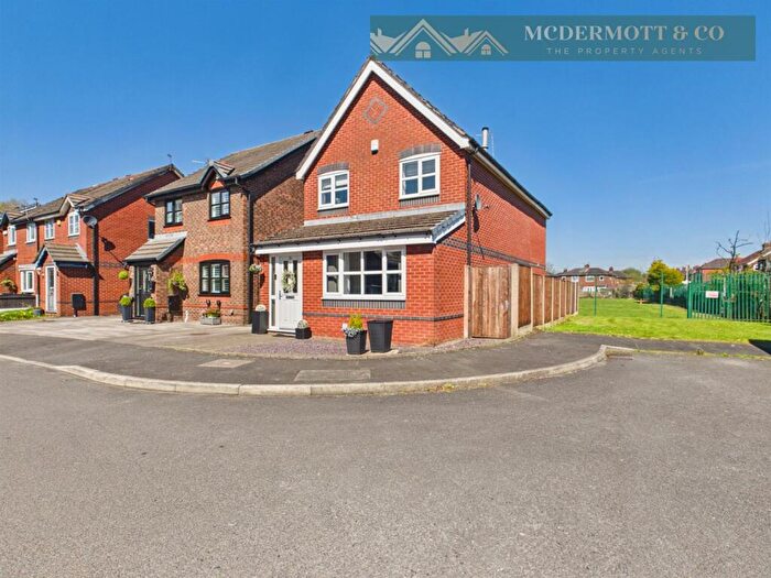 3 Bedroom Detached House For Sale In Ravenoak Drive, Failsworth, M35