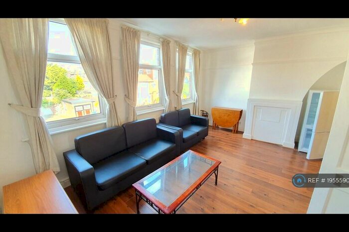 2 Bedroom Flat To Rent In Temple Fortune, London, NW11