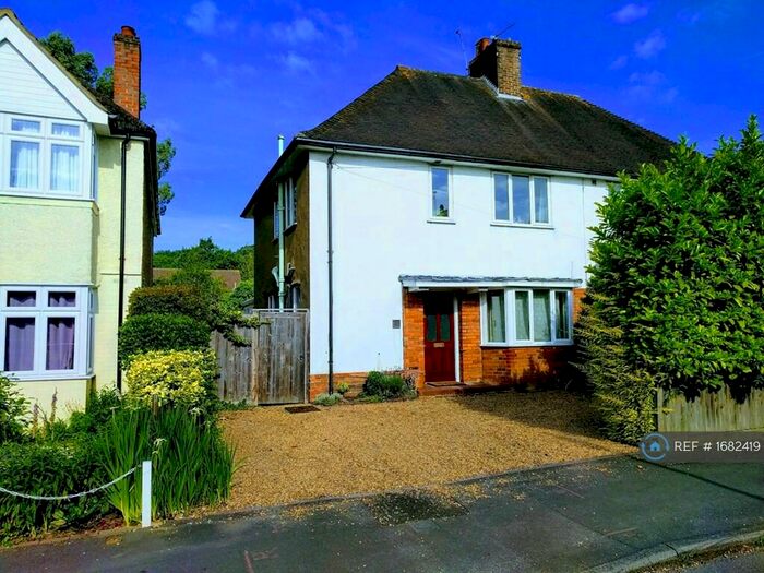 4 Bedroom Semi-Detached House To Rent In Beckingham Road, Guildford, GU2