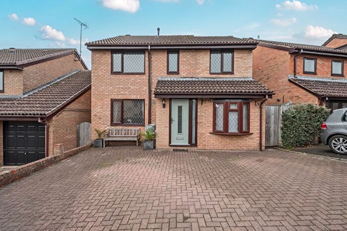 4 Bedroom Detached House For Sale In Chervil Close, Swindon, Wiltshire, SN2