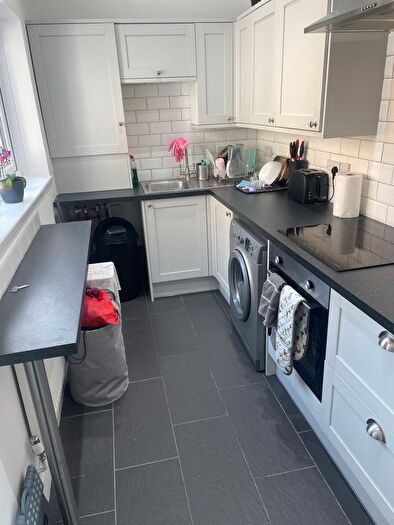 1 Bedroom Flat To Rent In Castle Avenue, London, E4