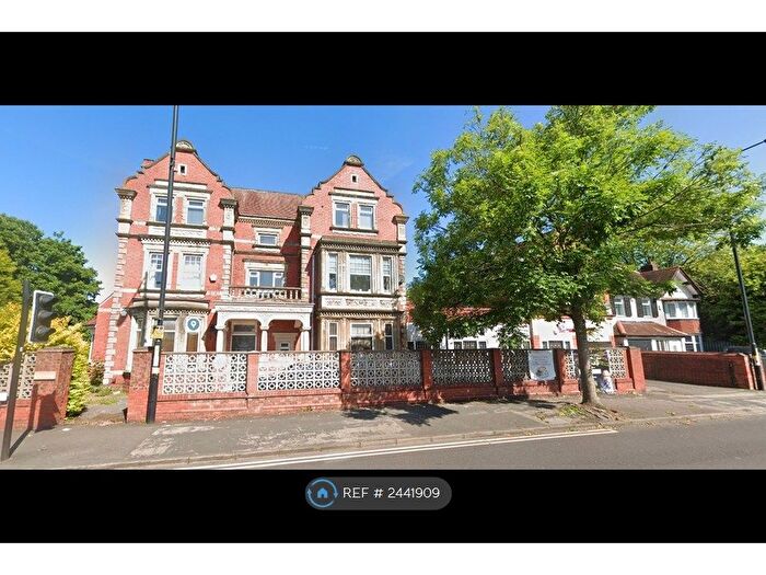 3 Bedroom Flat To Rent In City Road, Birmingham, B16