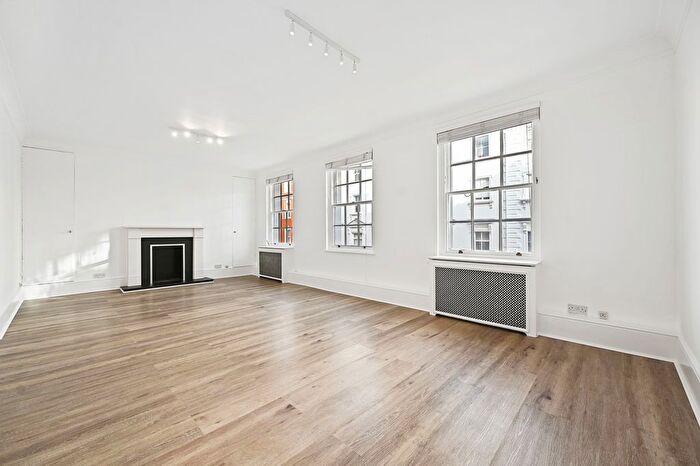 2 Bedroom Flat To Rent In Wimpole Street, Marylebone Village, London, W1G
