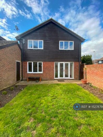 4 Bedroom Detached House To Rent In Milton Drive, Newport Pagnell, MK16