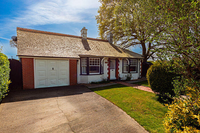 3 Bedroom Detached House For Sale In Avenue Road, Hayling Island, PO11