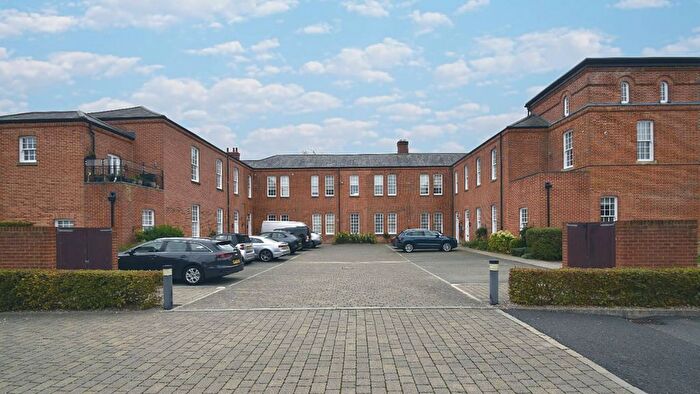 2 Bedroom Flat To Rent In Whitecroft Park, Newport, PO30